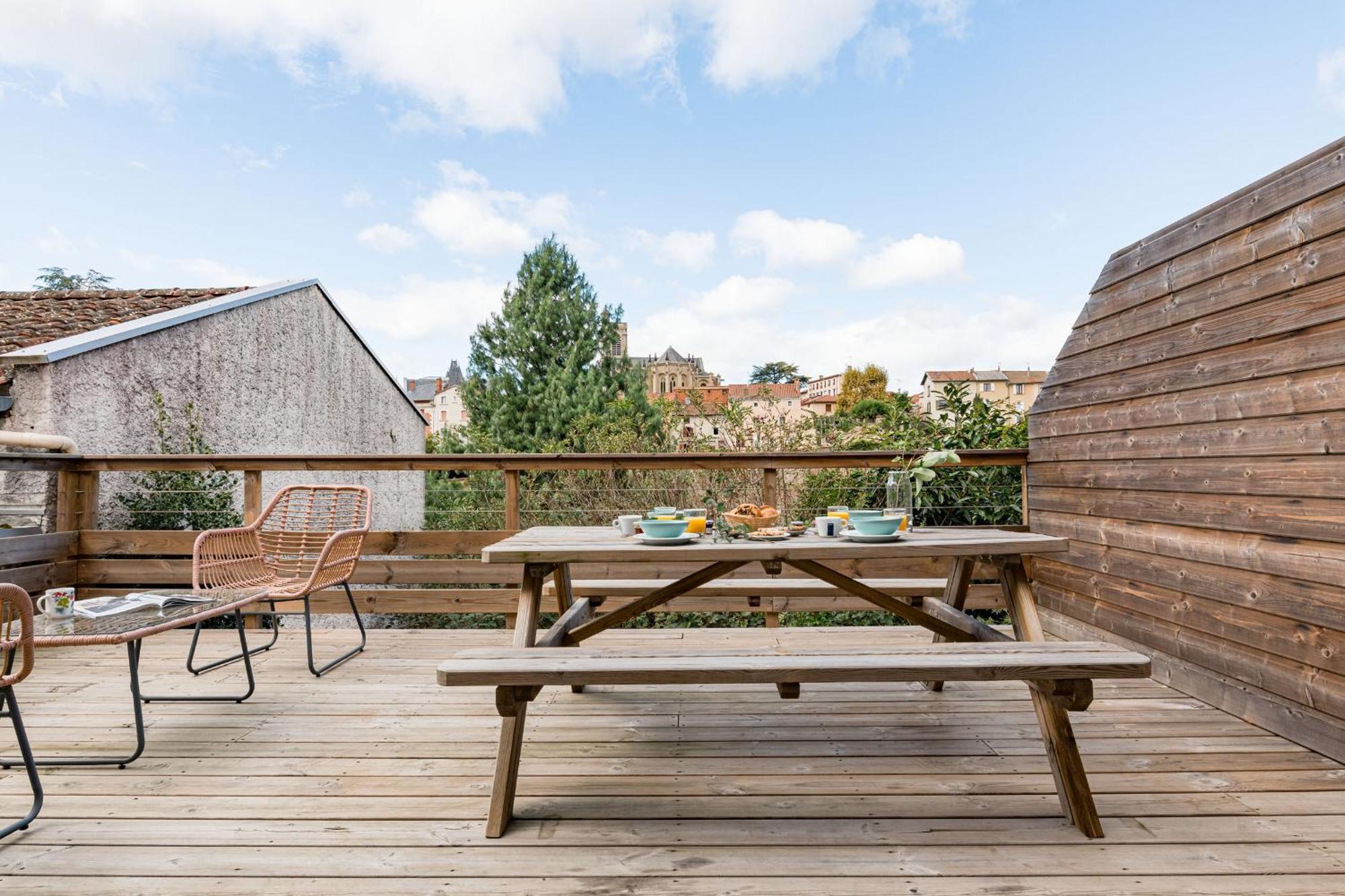 Ecureuil - Charme Et Standing A Saint Galmier Apartment ภายนอก รูปภาพ