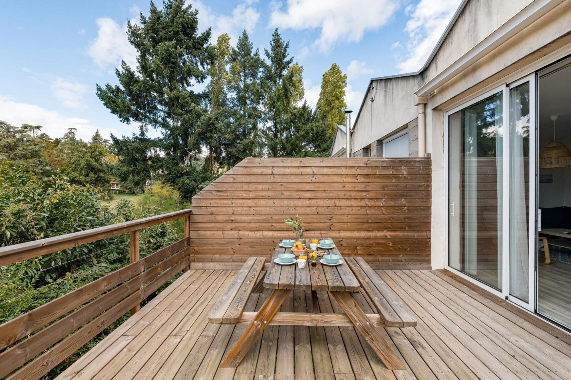 Ecureuil - Charme Et Standing A Saint Galmier Apartment ภายนอก รูปภาพ